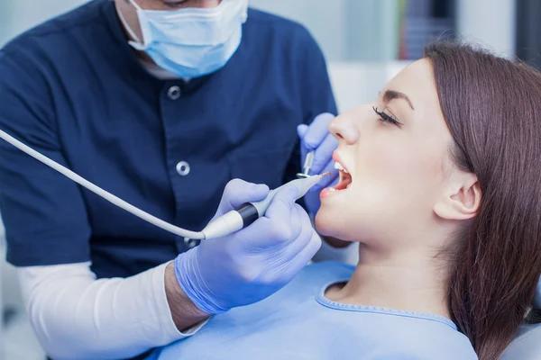Professional Dental Cleaning vs. Regular Brushing: What’s the Difference?
