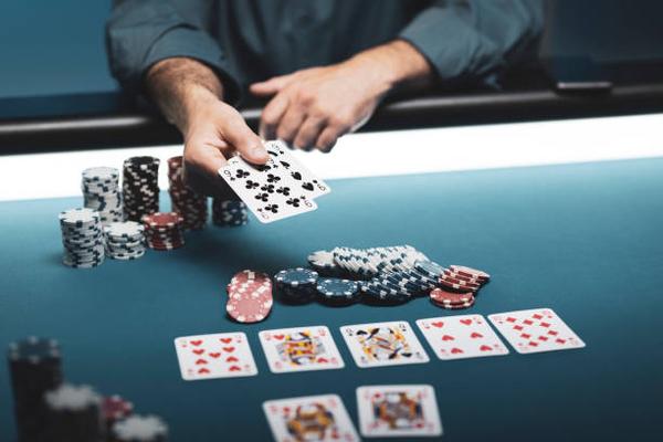 Loyalty Programs Offered by top online casinos